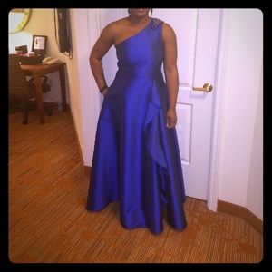 Adrianna Papell evening gown